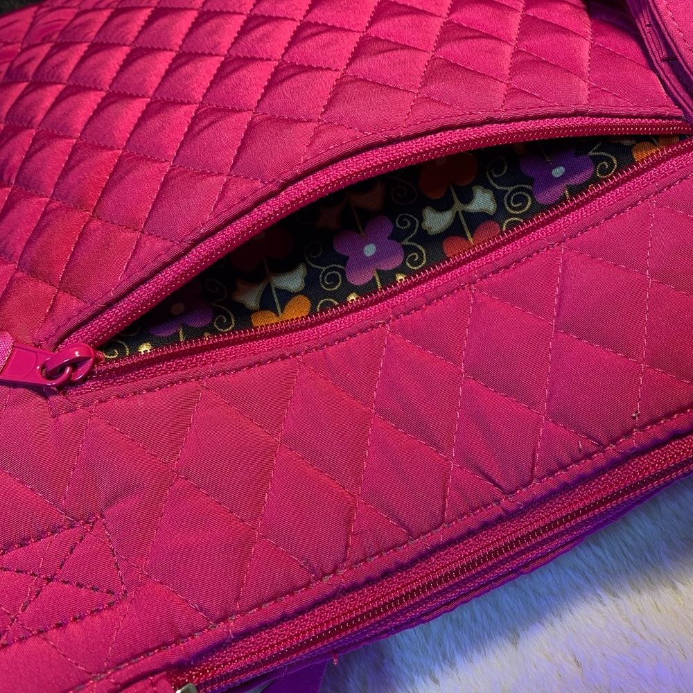 SOLD Vera Bradley Magenta Hipster Bag EUC - Picture 4 of 8